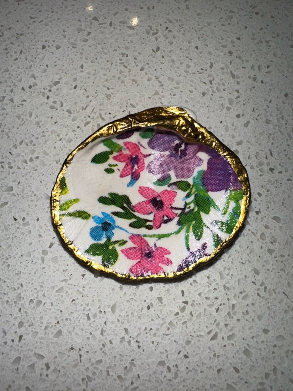 Decoupage shell dish